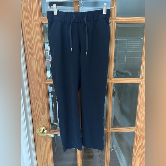 Lululemon On The Fly Crop *Woven 23" - Picture 4 of 15